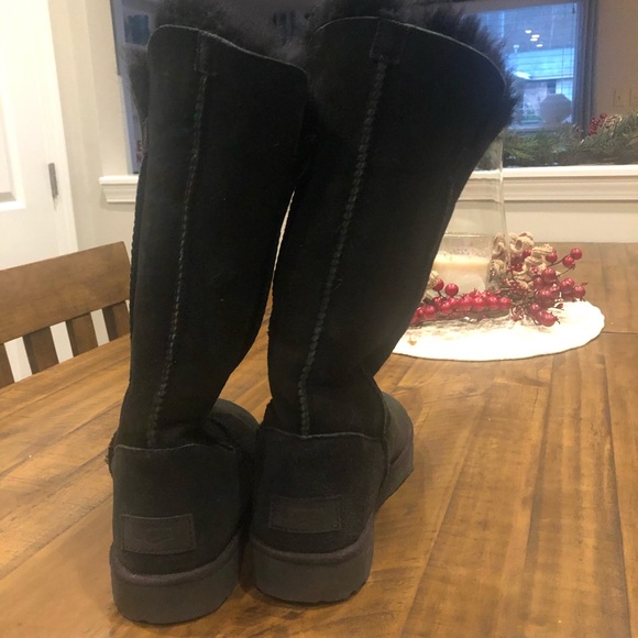 NEW UGG boots - Picture 2 of 5